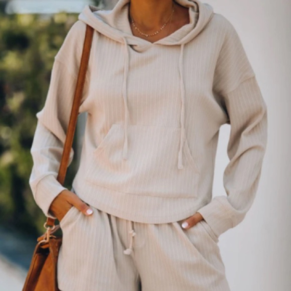 Pocketed Knit Hoodie